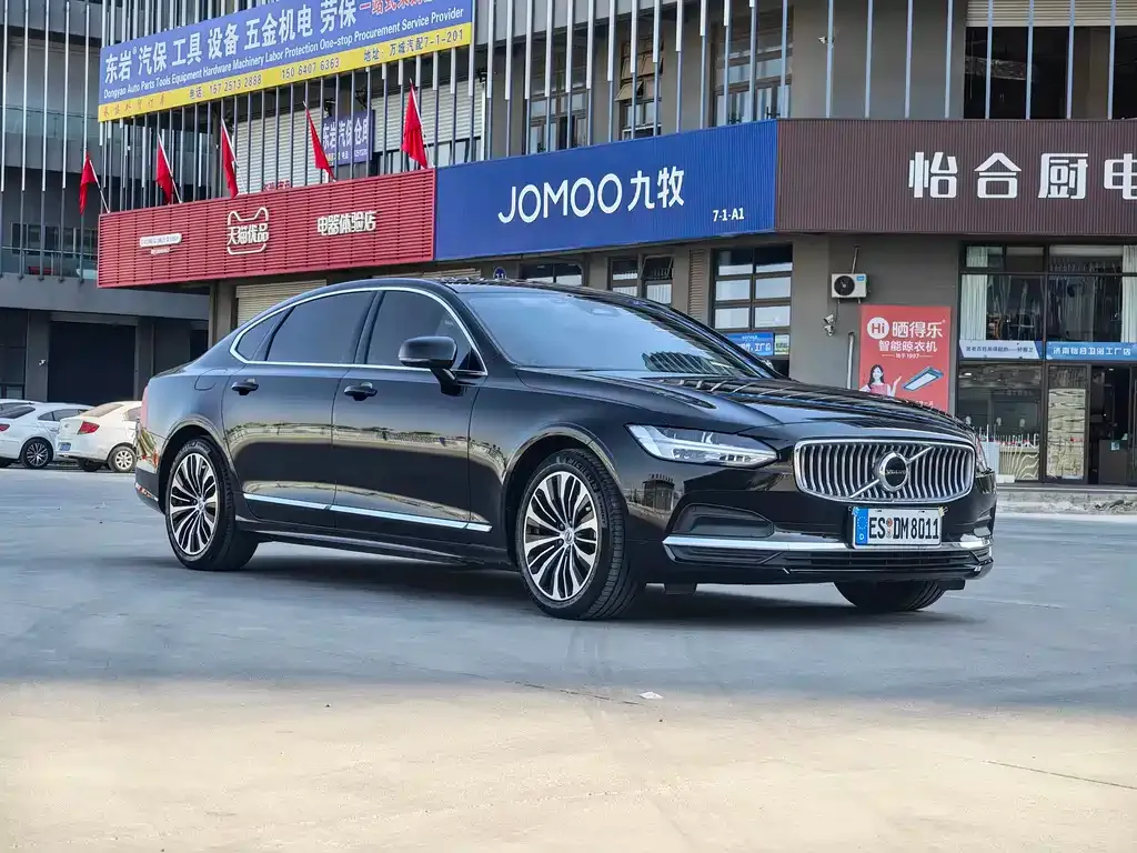 Volvo S90 — фото 1