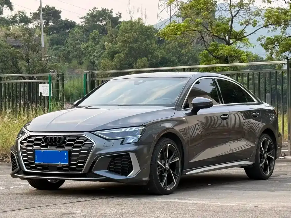 Audi A3 — фото 1