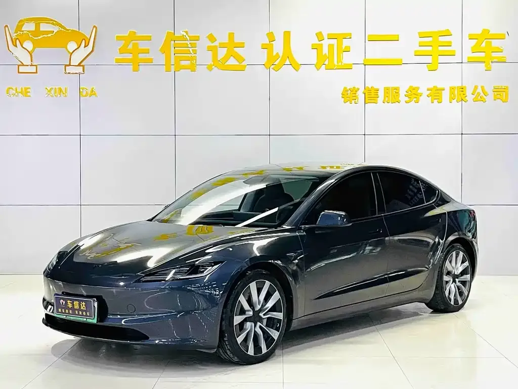 Tesla Model 3 — фото 1