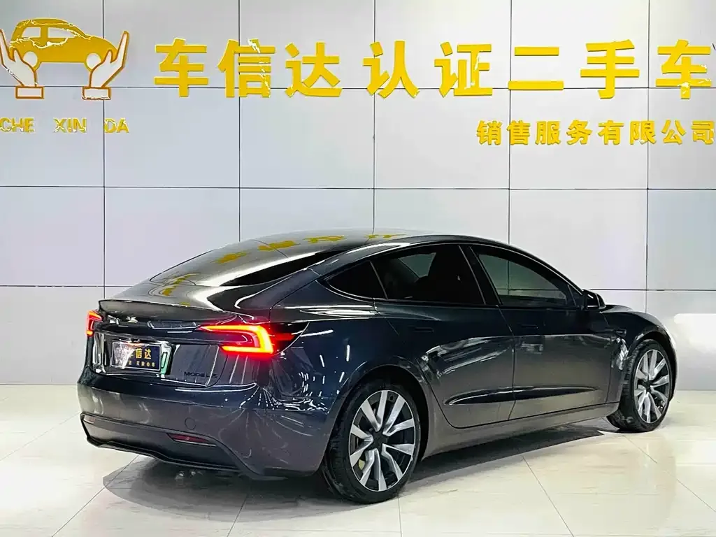 Tesla Model 3 — фото 2