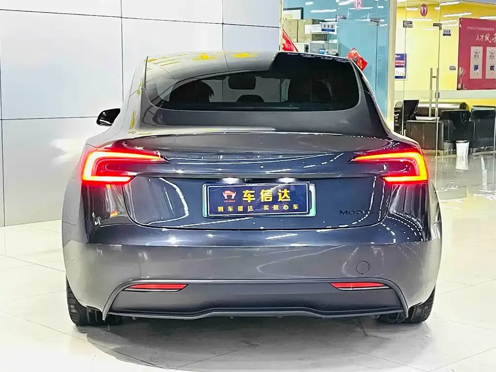 Tesla Model 3 — фото 7