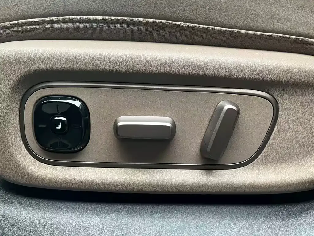 Li Auto Li i6 — фото 7