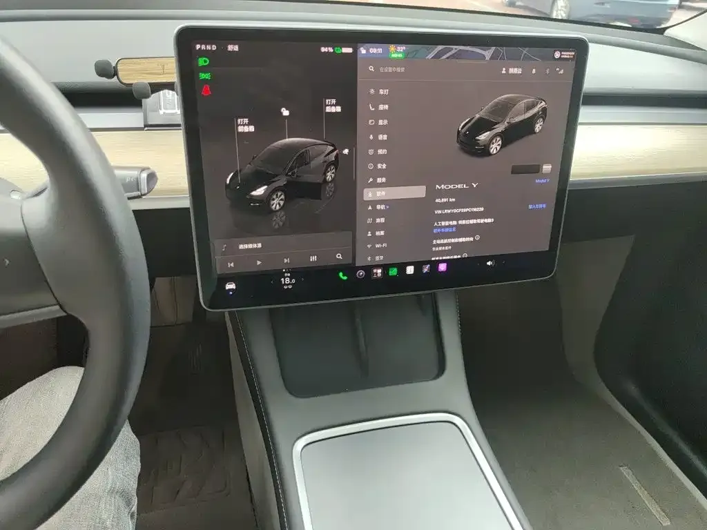 Tesla Model Y — фото 8