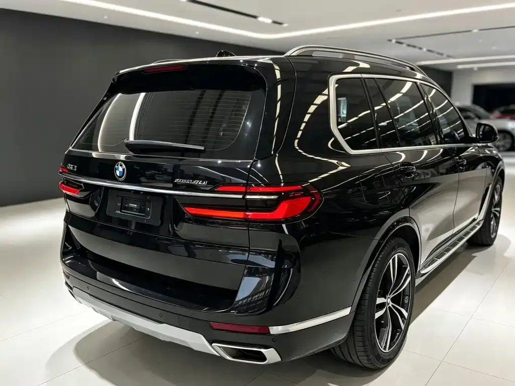 BMW X7 — фото 3