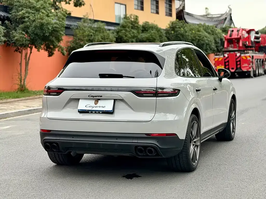 Porsche Cayenne — фото 6