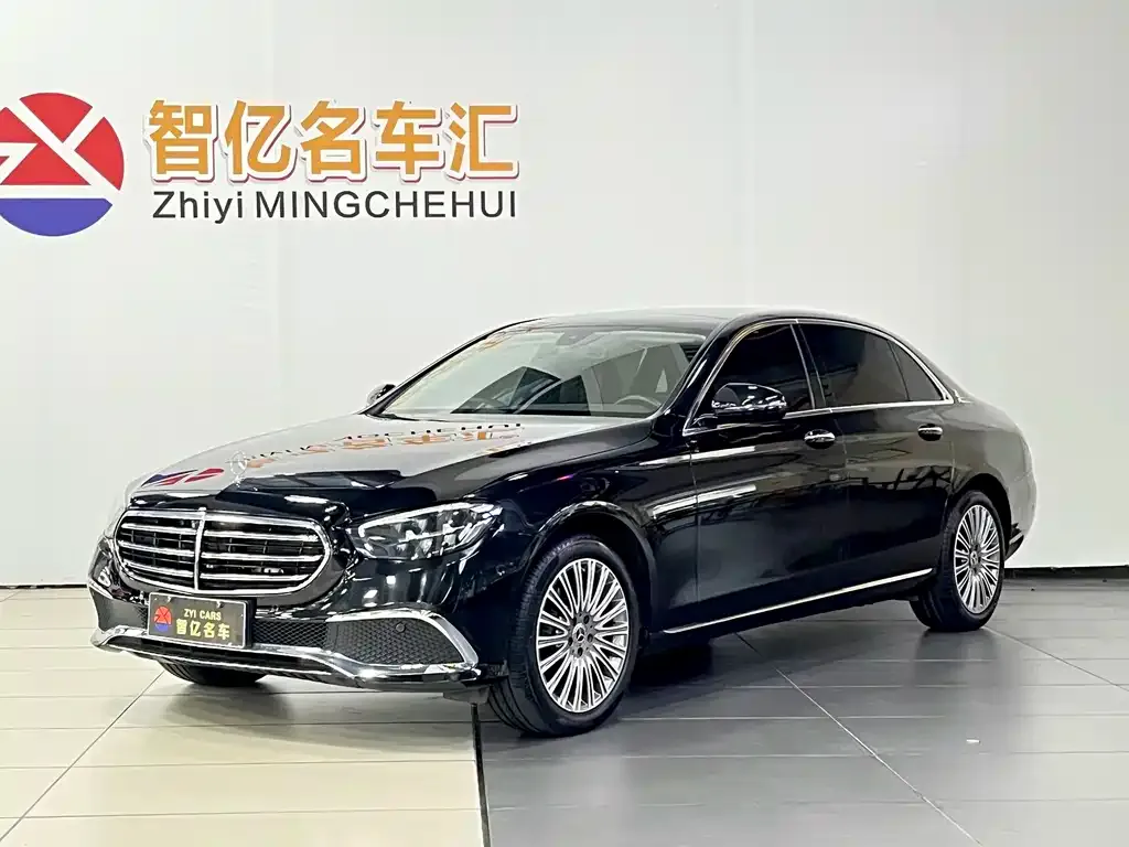 Mercedes-Benz E-Class — фото 1