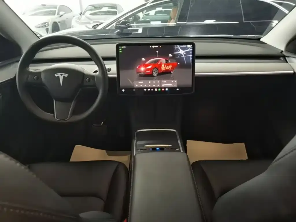 Tesla Model Y — фото 2