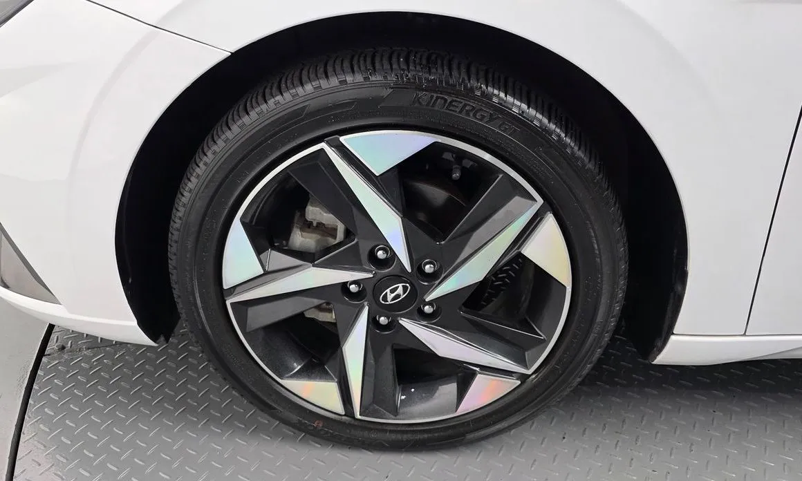 Hyundai AVANTE — фото 8