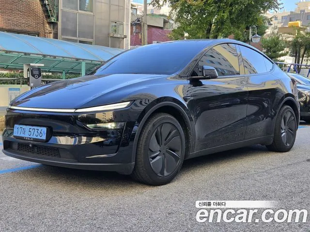 Tesla Model Y — фото 1