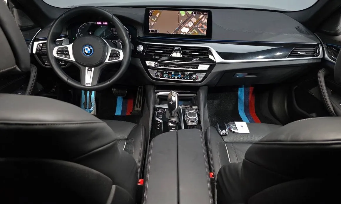 BMW 5-Series — фото 10