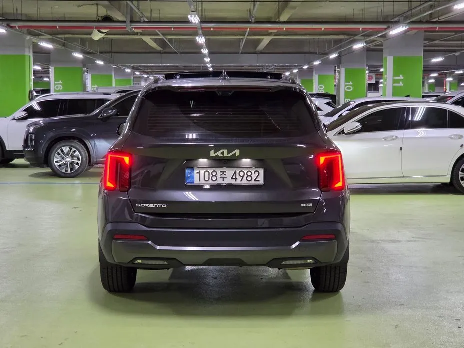 Kia Sorento — фото 9