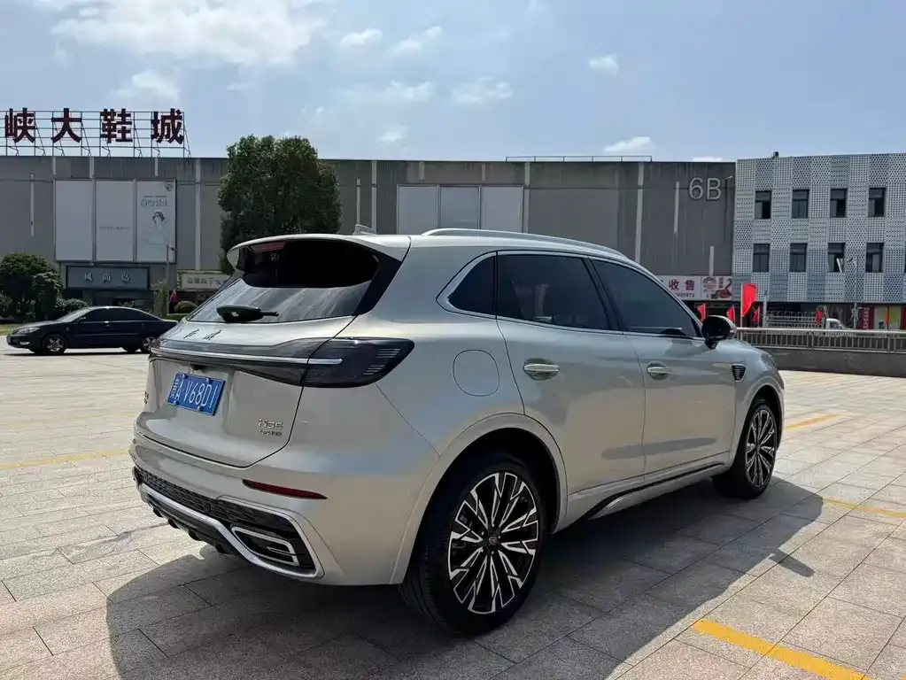Hongqi HS5 — фото 10