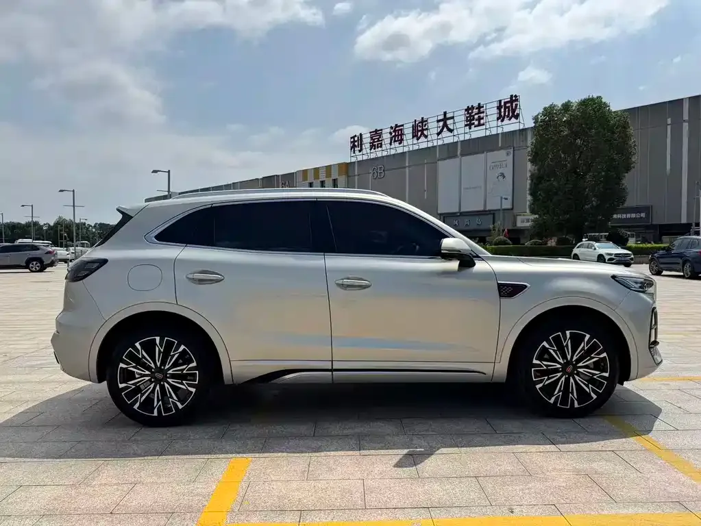 Hongqi HS5 — фото 5