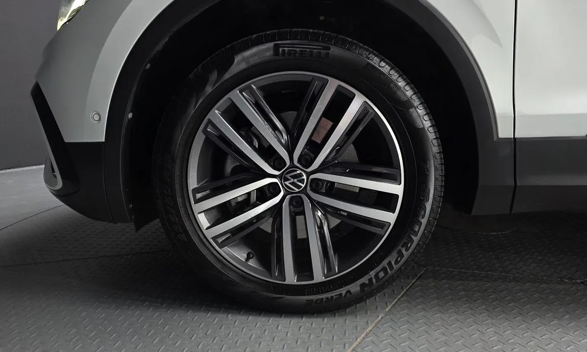 Volkswagen Tiguan — фото 9