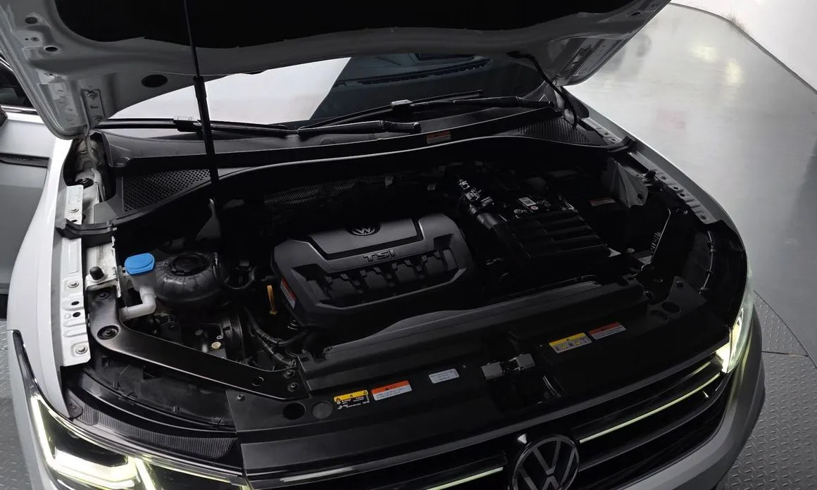 Volkswagen Tiguan — фото 8