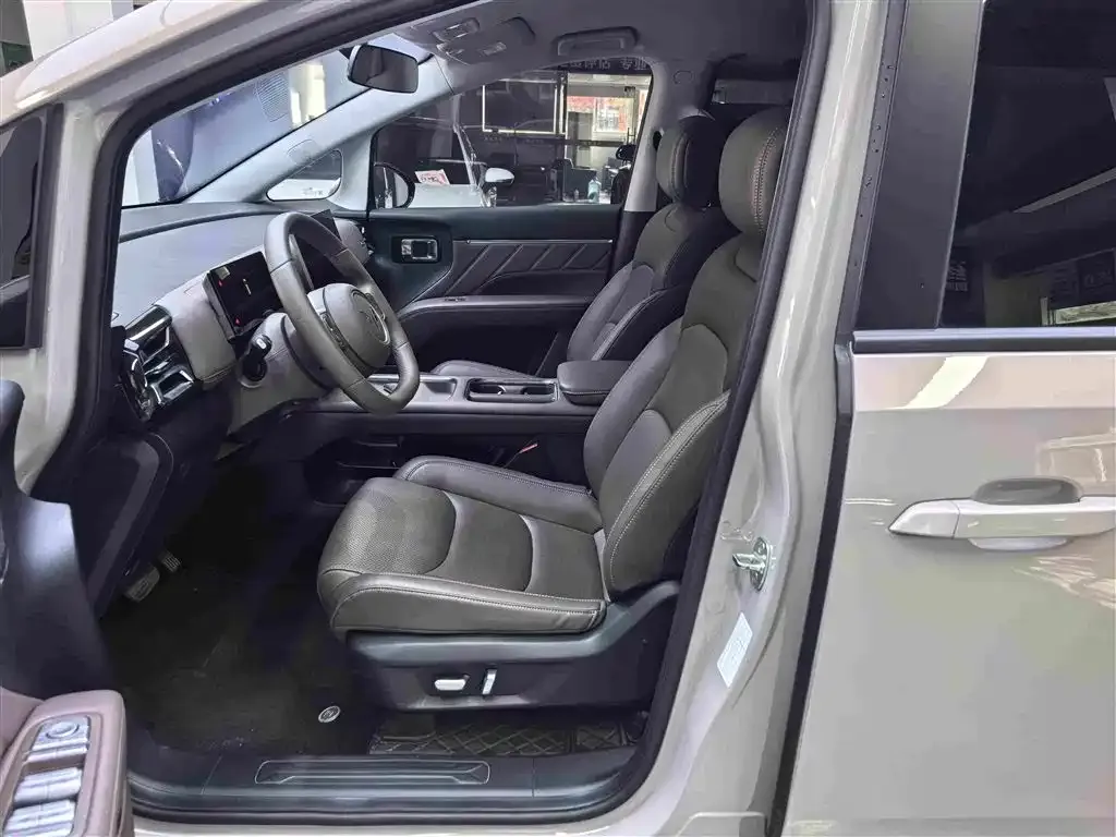 Wuling Xingguang 730 New Energy — фото 4