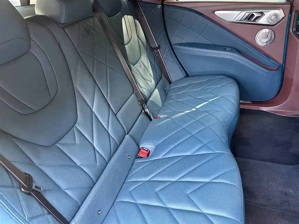 BMW XM — фото 6