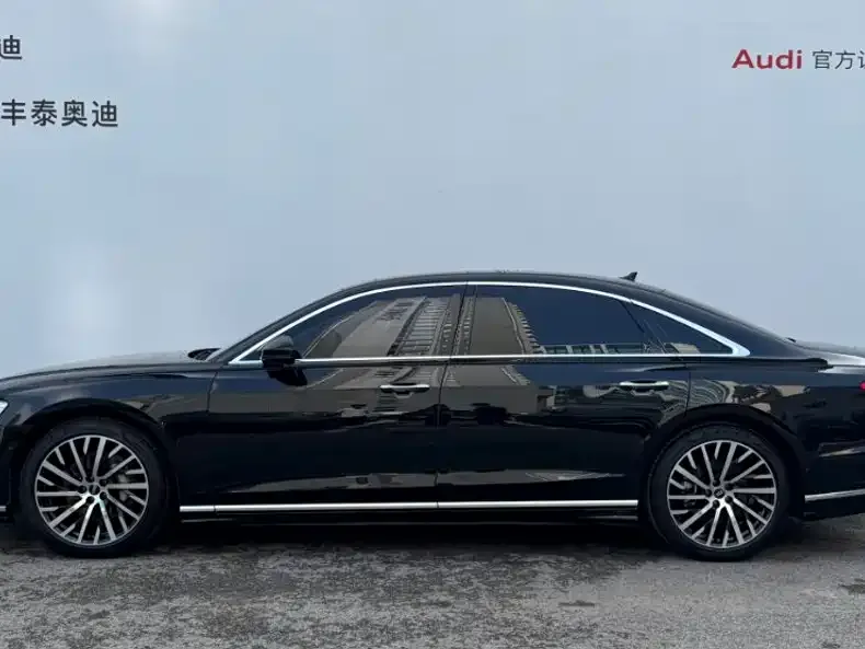 Audi A8 — фото 2