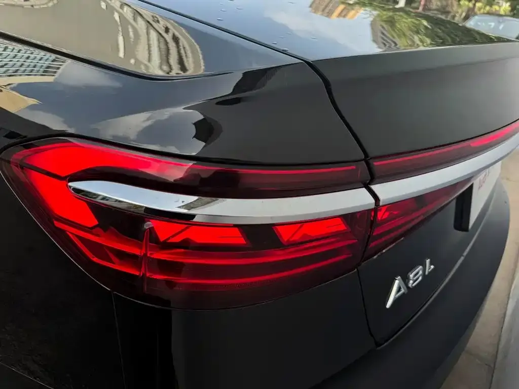 Audi A8 — фото 4