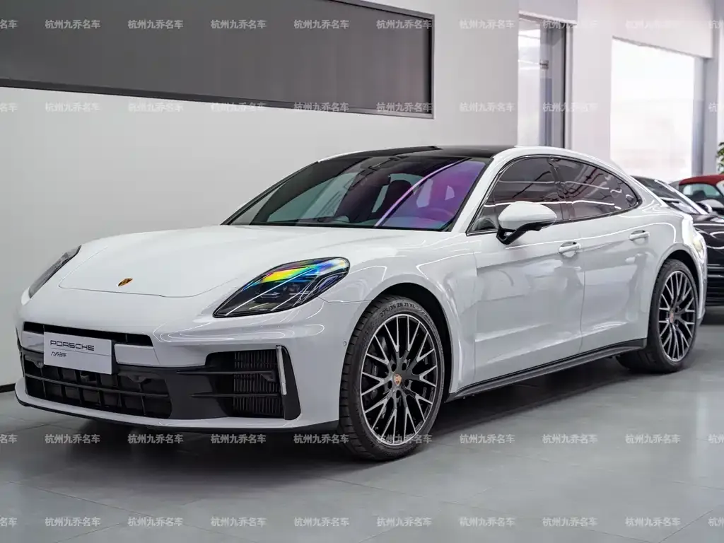 Porsche Panamera — фото 1