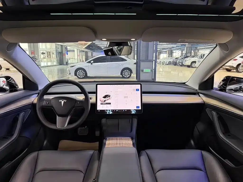 Tesla Model 3 — фото 2