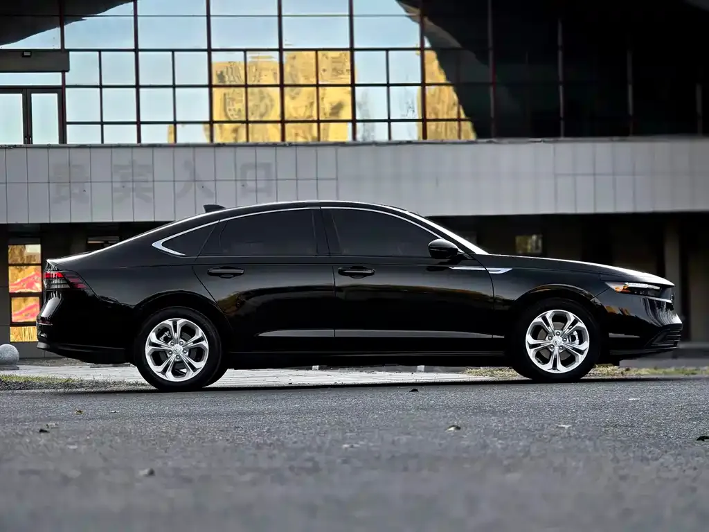 Honda Accord — фото 10