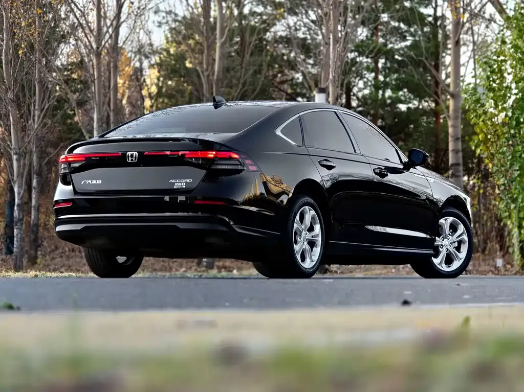 Honda Accord — фото 9