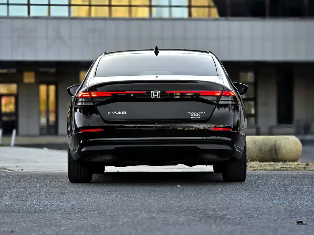 Honda Accord — фото 5