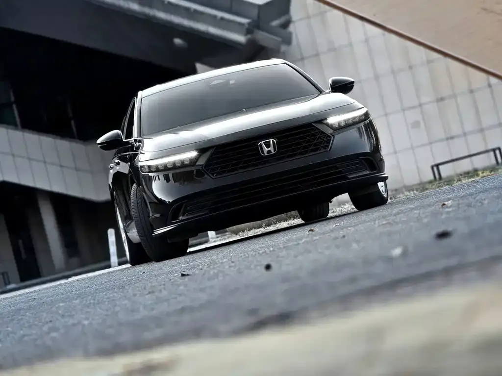 Honda Accord — фото 8