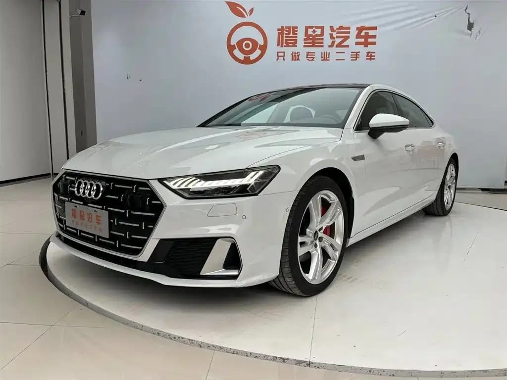 Audi A7L — фото 1