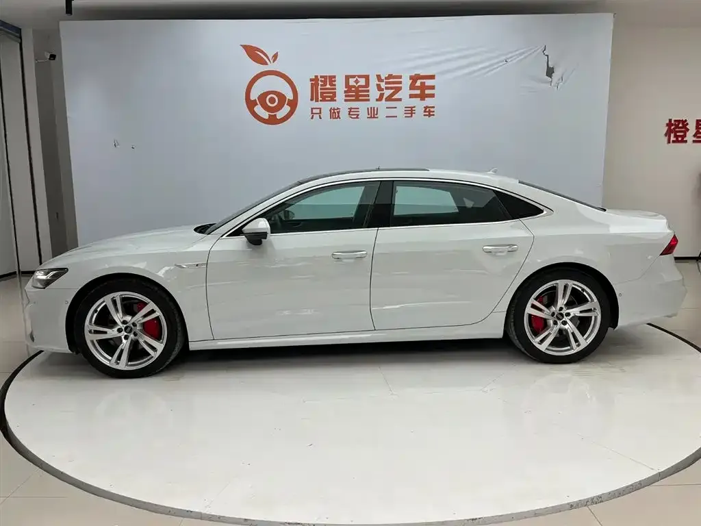 Audi A7L — фото 2