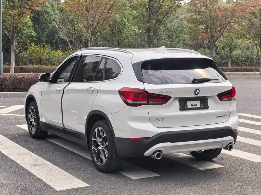 BMW X1 — фото 9