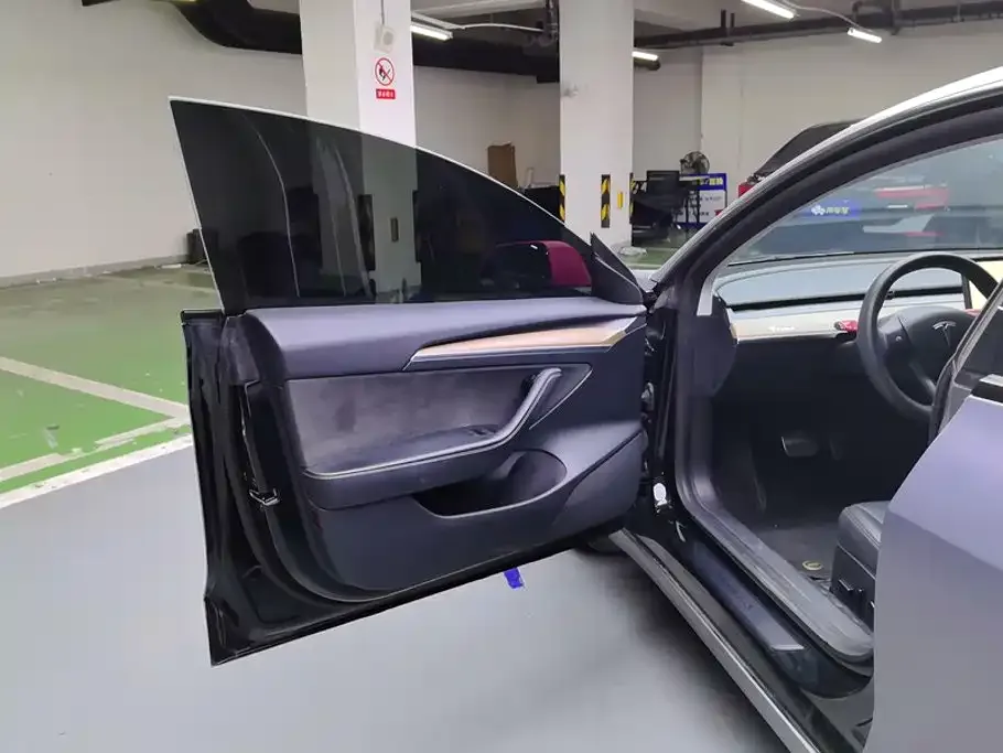 Tesla Model 3 — фото 4