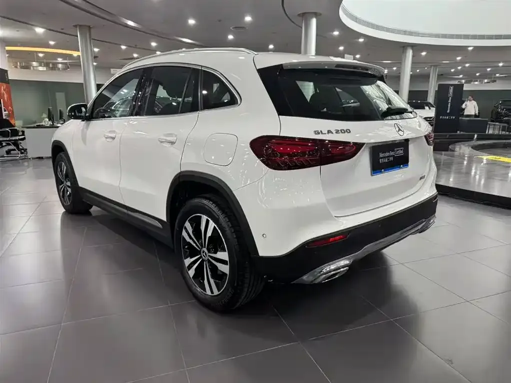 Mercedes-Benz GLA — фото 6