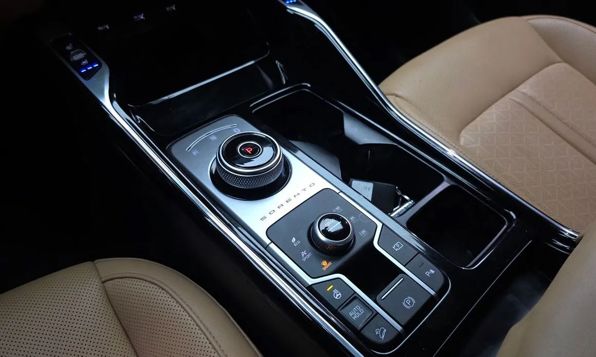 Kia Sorento — фото 9