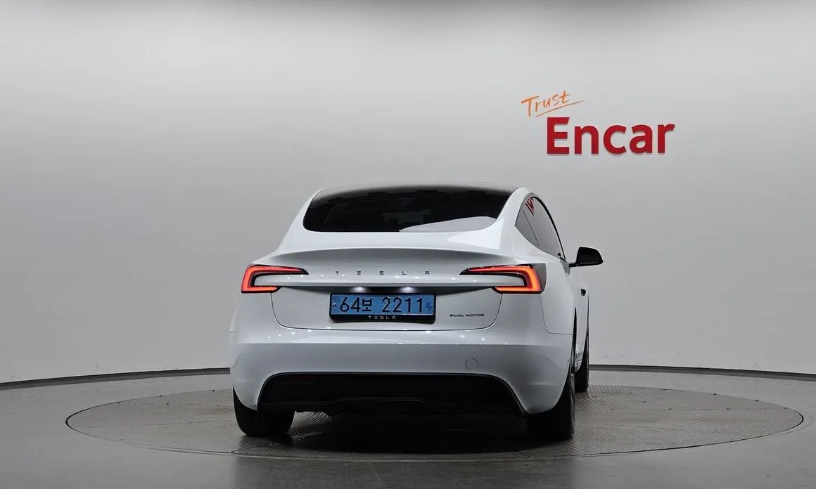 Tesla Model 3 — фото 3