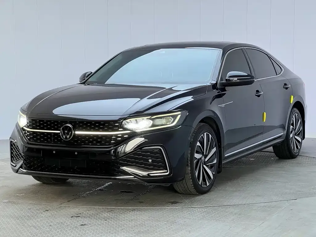 Volkswagen Passat — фото 1