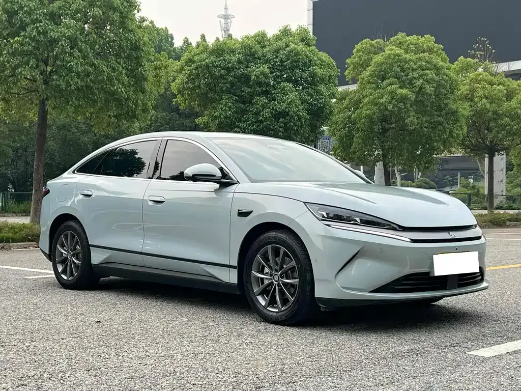 BYD Qin L — фото 9