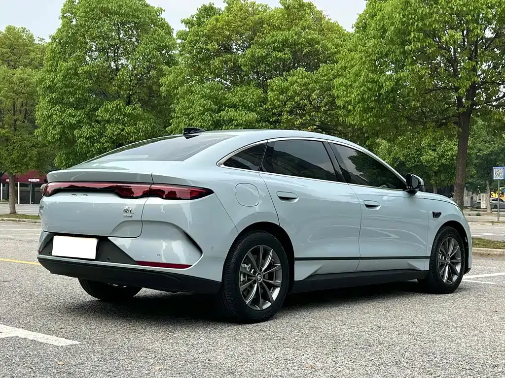 BYD Qin L — фото 8