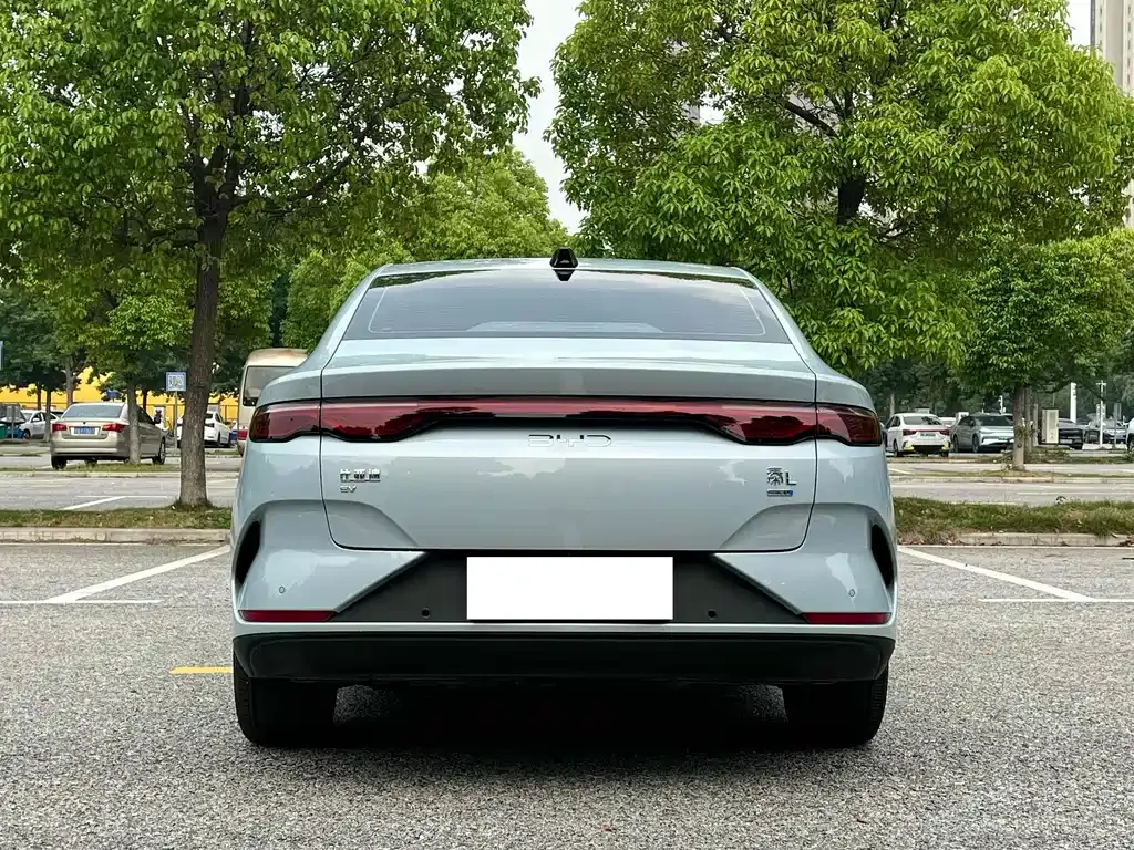 BYD Qin L — фото 6