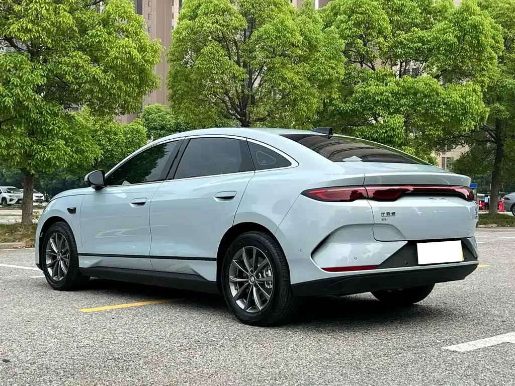 BYD Qin L — фото 10