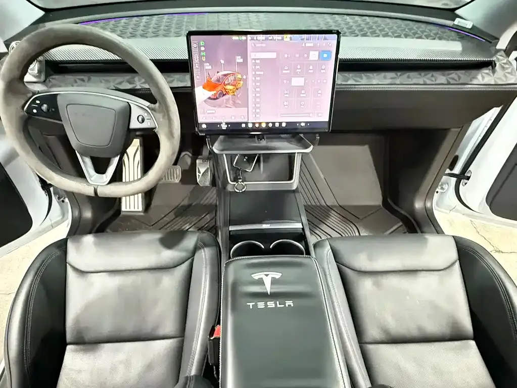 Tesla Model Y — фото 9