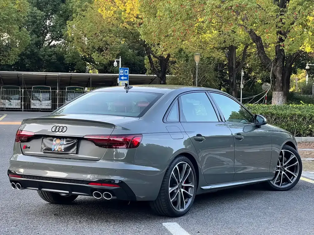 Audi S4 — фото 9