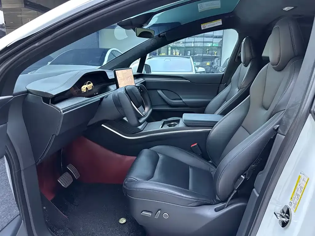 Tesla Model X — фото 7