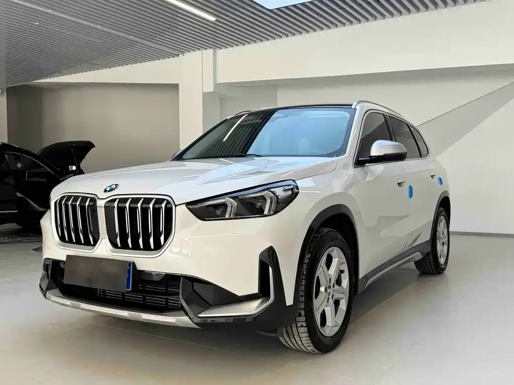 BMW X1 — фото 1