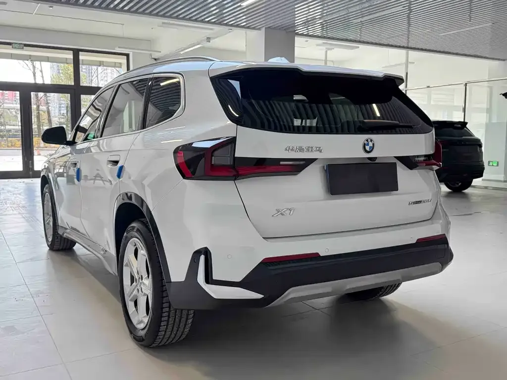 BMW X1 — фото 9