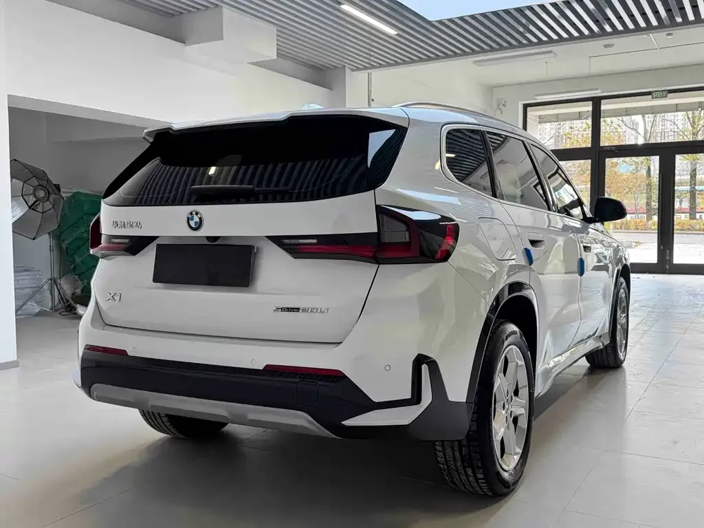 BMW X1 — фото 10