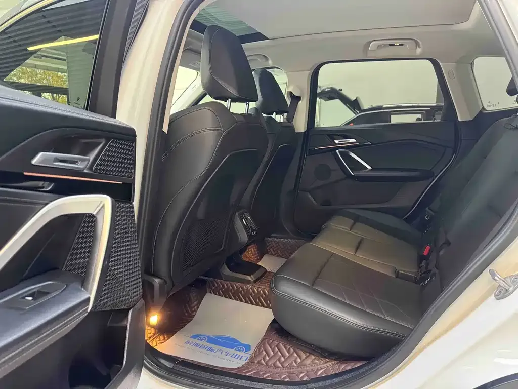 BMW X1 — фото 5