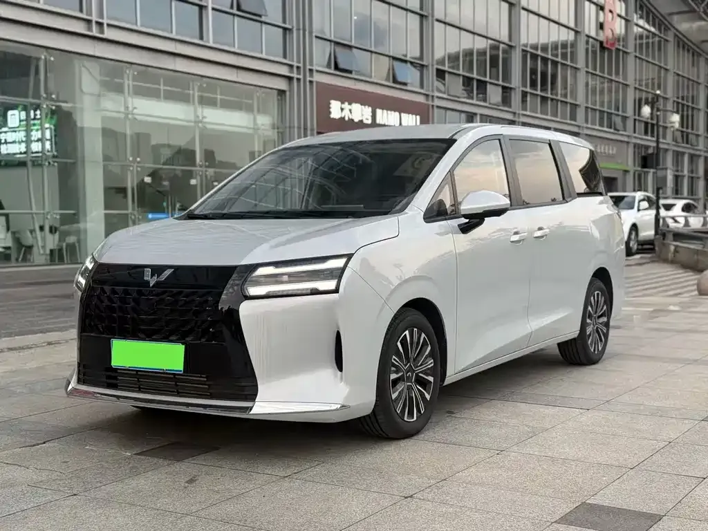 Wuling Xingguang 730 — фото 1