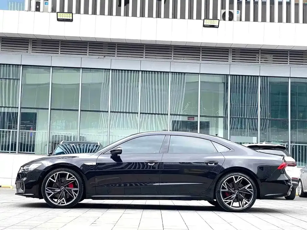 Audi A7L — фото 3